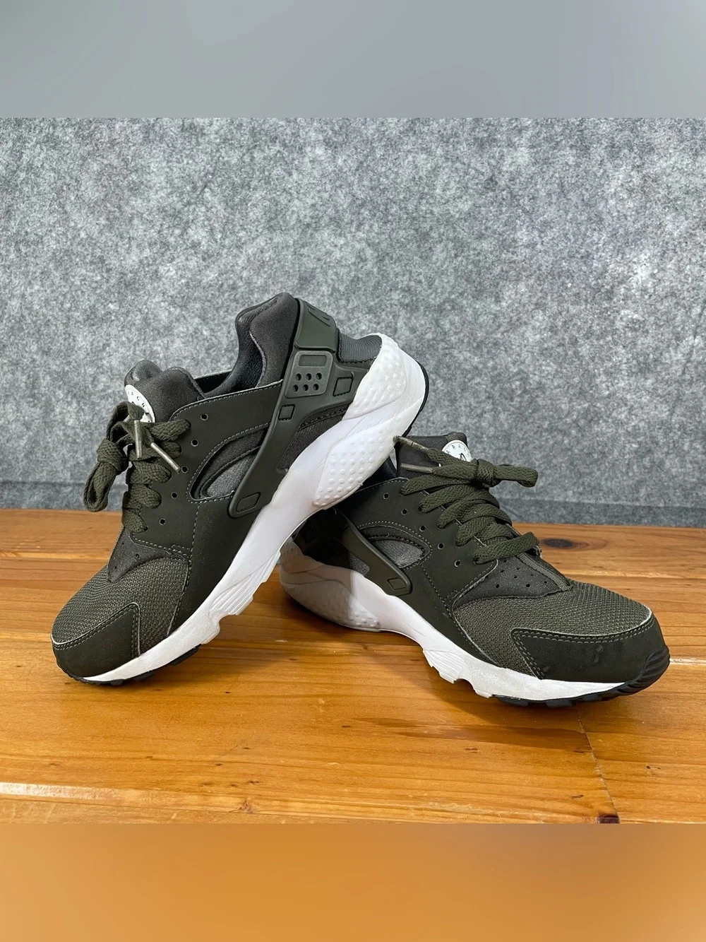 Nike Air Huarache Run Cargo Khaki Green 654275-301 Kids 6.5Y / Womens ~7 to 7.5